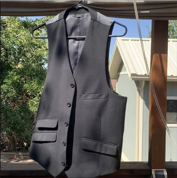 Black vest with gray back modern fit - Picture 2 of 8